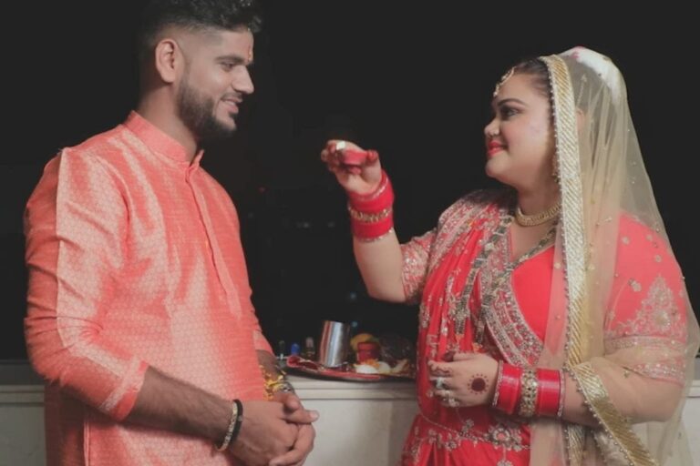 Karwa Chauth Bhojpuri Geet: चांद से भी प्यारे पति के लिए अनु दुबे ने गाया ‘करवाचौथ गीत’, यूट्यूब पर मचा रहा धमाल