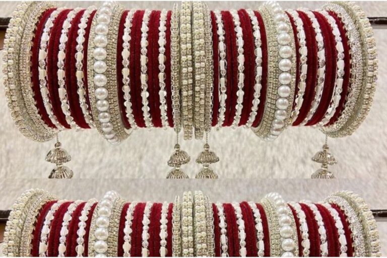 Karwa Chauth Glass Bangles Design: इन 7 रंगीन कांच की चूड़ियों के डिजाइन से पाएं ‘परफेक्ट सुहागन लुक’