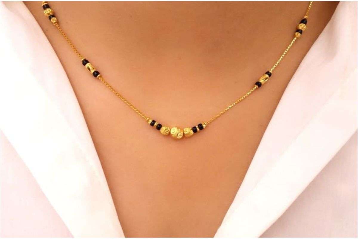 Karwa-Chauth-Gold-Chain-Design-Mangalsutra Style Light Chain