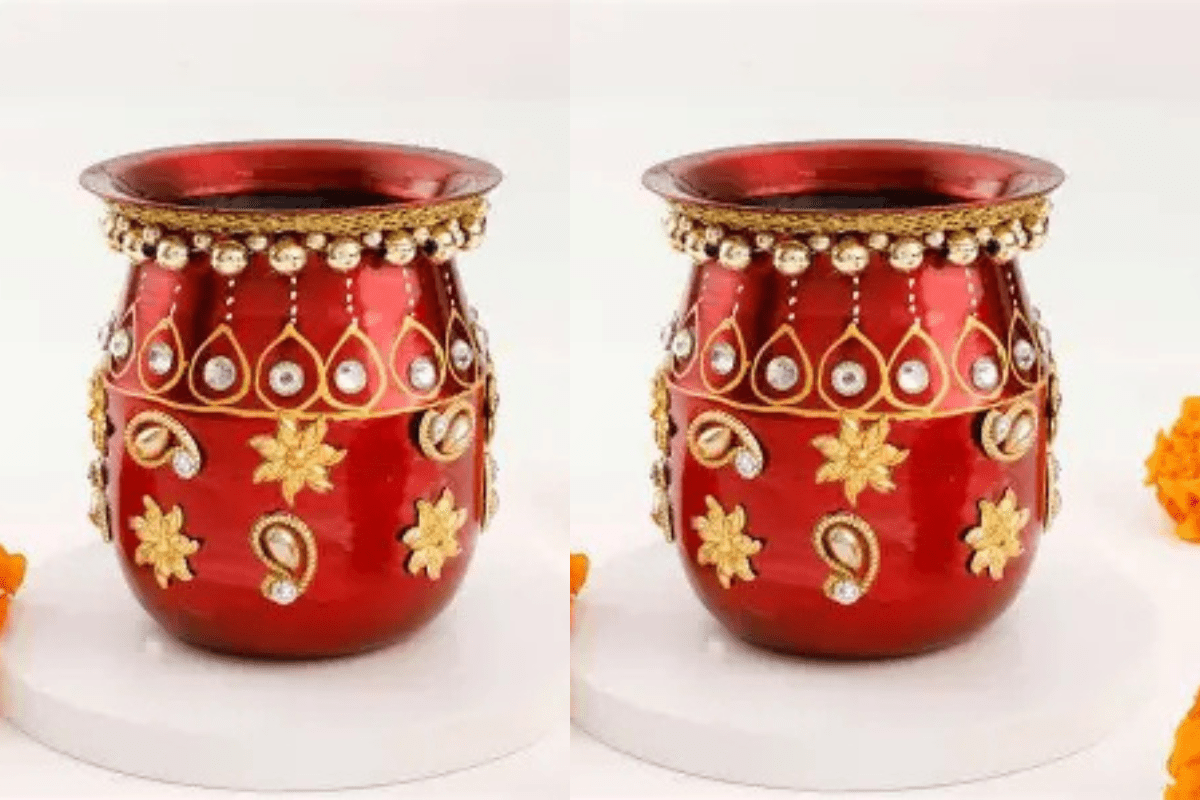 Karwa Chauth Kalash Design: करवा चौथ पर देखें सबसे खूबसूरत और खास कलश डिजाइन, जो आपकी पूजा थाली को बनाए शानदार 1 Karwa Chauth Kalash Design
