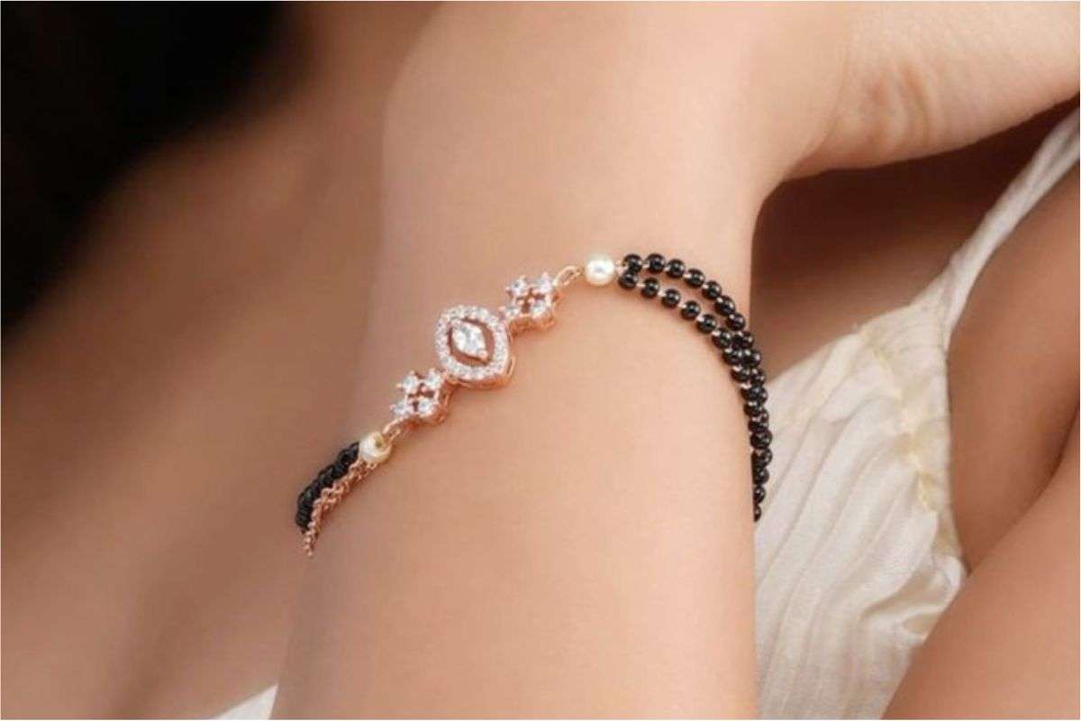 Karwa Chauth Mangalsutra Design: करवा चौथ पर पहनें सेलिब्रिटी वेडिंग से इंस्पायर्ड लेटेस्ट मंगलसूत्र डिजाइन 6 Karwa Chauth Mangalsutra Design 1