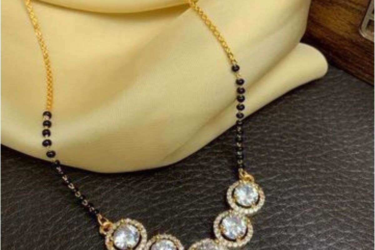 Karwa Chauth Mangalsutra Design: करवा चौथ पर पहनें सेलिब्रिटी वेडिंग से इंस्पायर्ड लेटेस्ट मंगलसूत्र डिजाइन 1 Karwa Chauth Mangalsutra Design 4