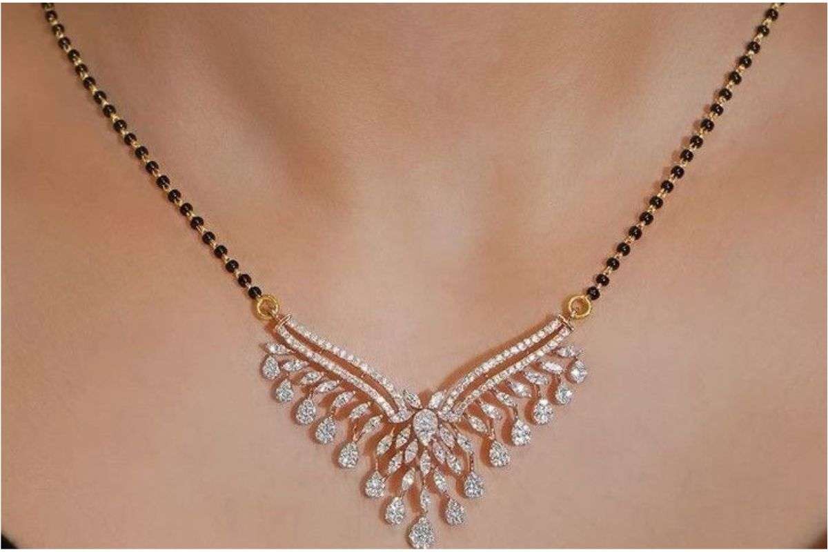 Karwa Chauth Mangalsutra Design: करवा चौथ पर पहनें सेलिब्रिटी वेडिंग से इंस्पायर्ड लेटेस्ट मंगलसूत्र डिजाइन 4 Karwa Chauth Mangalsutra Design