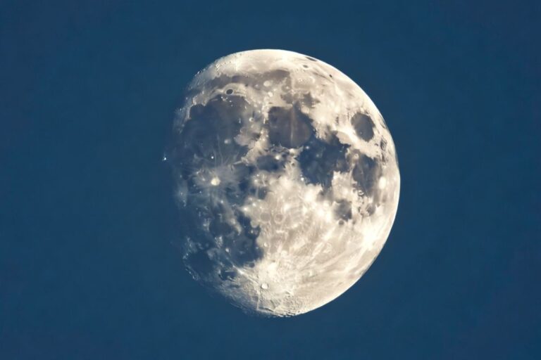 Karwa Chauth Moon Rise Time: करवा चौथ के दिन कब निकलेगा चांद, जानें भारत के किस-किस शहर में कितने बजे दिखेगा चंद्रमा 
