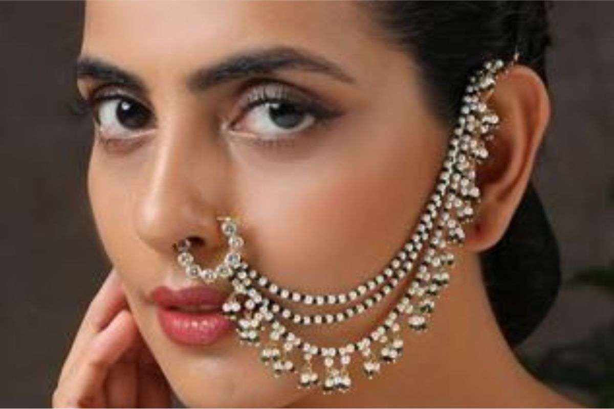 Karwa Chauth Trendy Nath Design 4