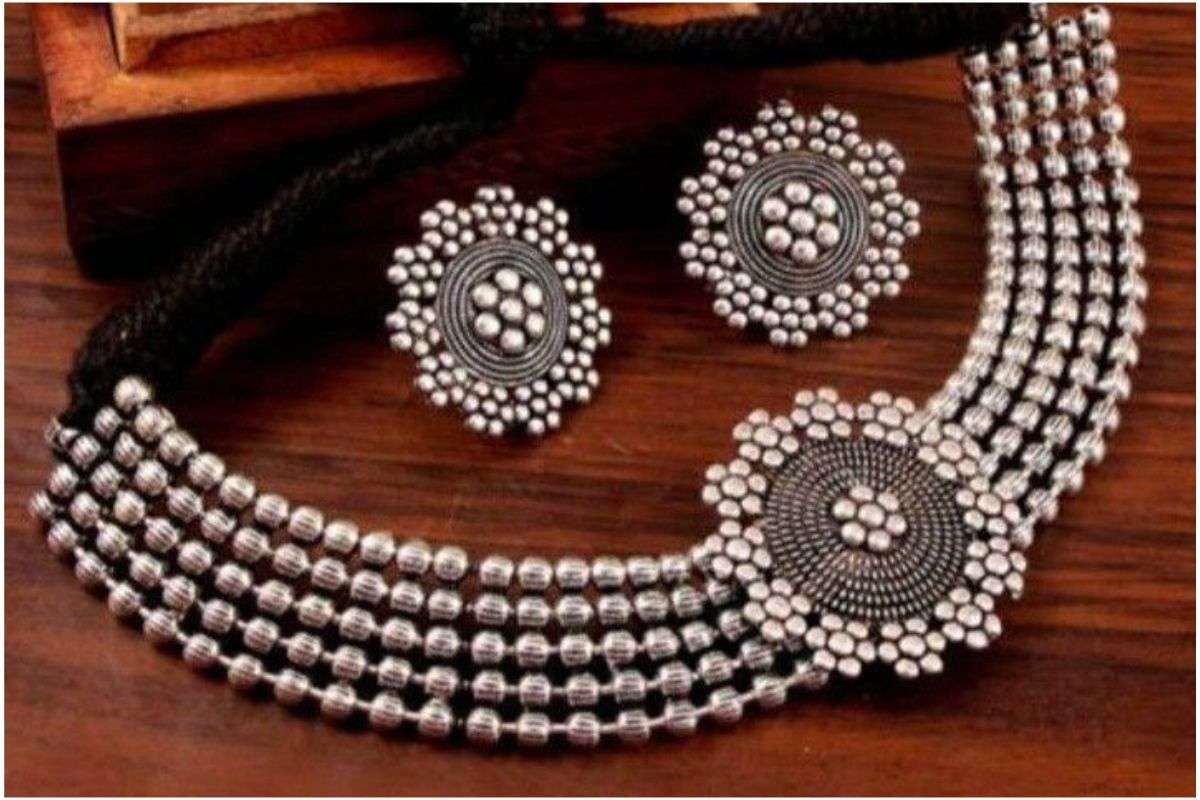 Latest Silver Jewelry For Dhanteras: गोल्ड महंगा है तो क्या,इस बार धनतेरस पर खरीदें चांदी की ये लेटेस्ट और यूनिक ज्वेलरी 2 Latest Silver Jewelry For Dhanteras 1