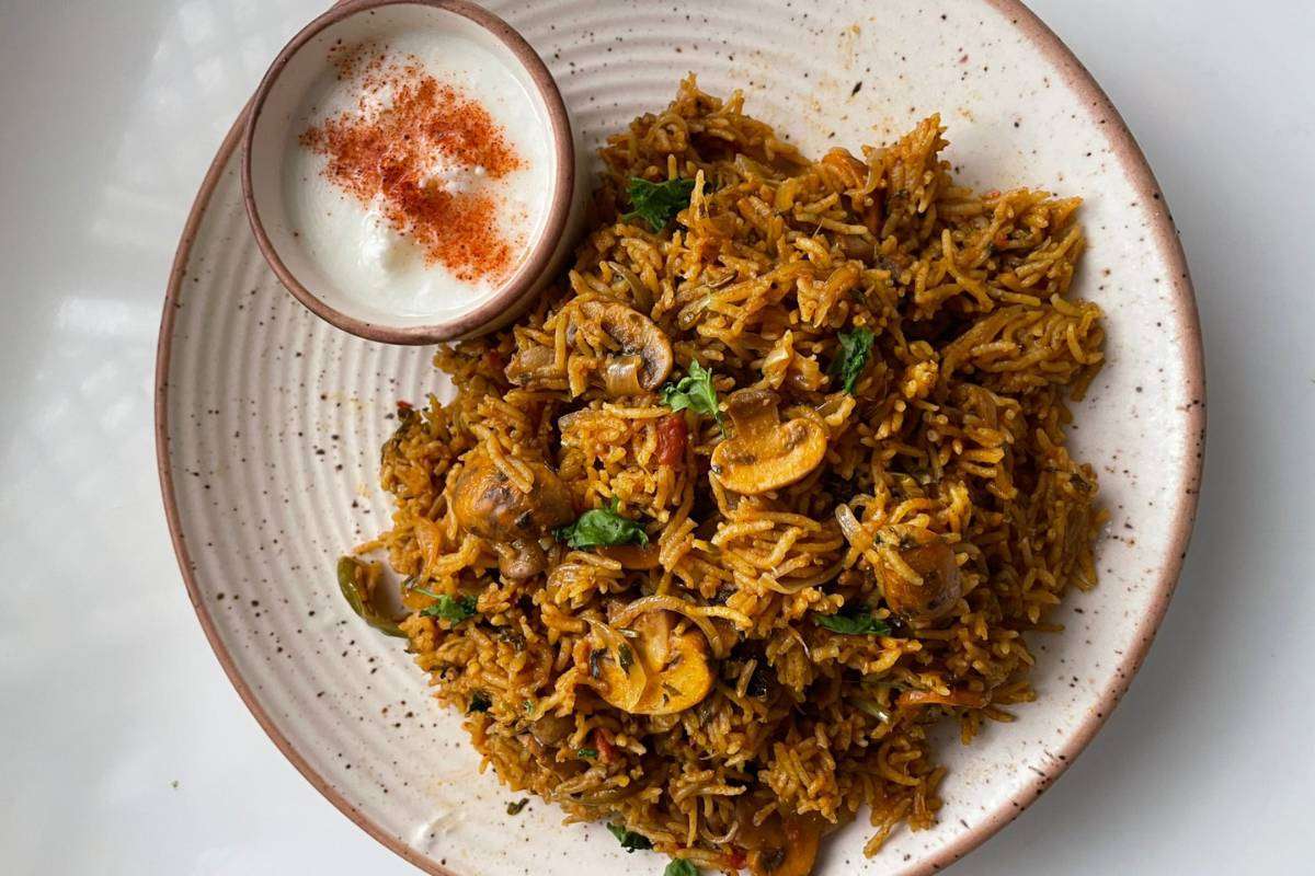 Instant Mashroom Biryani Recipe in Hindi