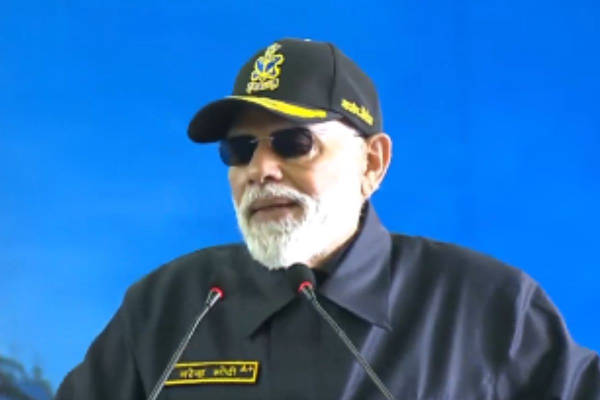 The sun shines on the sea, see what PM Modi said when he arrived to celebrate Diwali with soldiers on board INS Vikrant