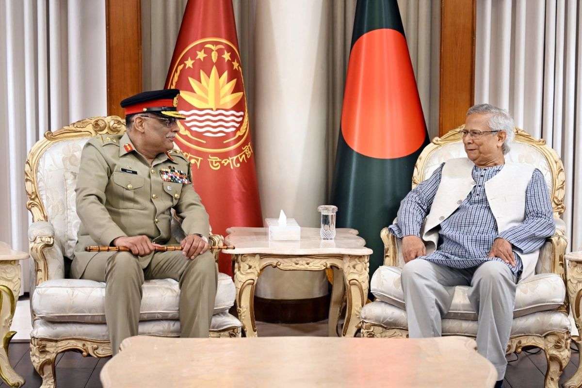 Pakistan Top General Meets Bangladesh Chief Adviser Yunus