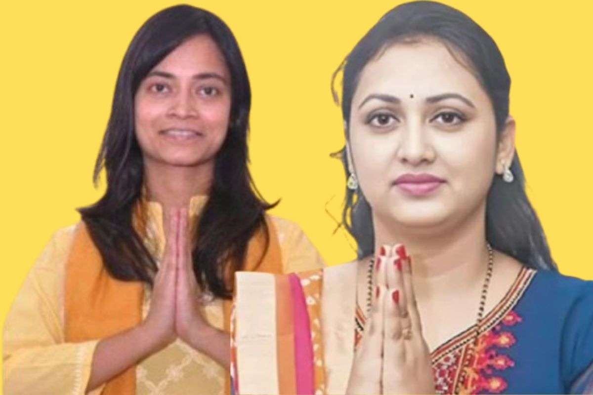 राइट में लता सिंह लेफ्ट में जागृति ठाकुर