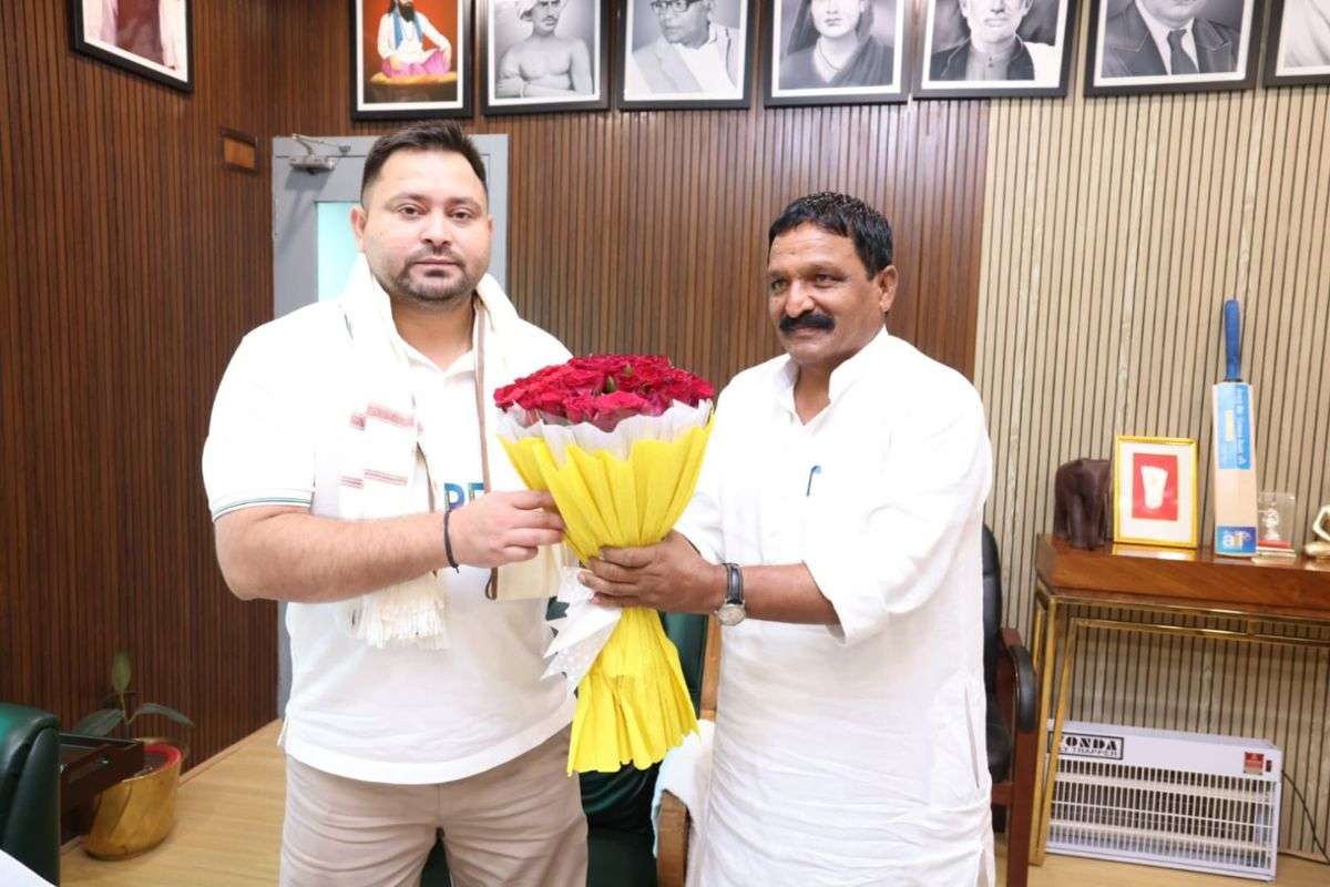 तेजस्वी से मिलते लक्ष्मेश्वर राय