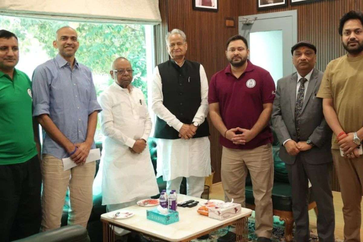 Ashok Gehlot meets RJD leaders