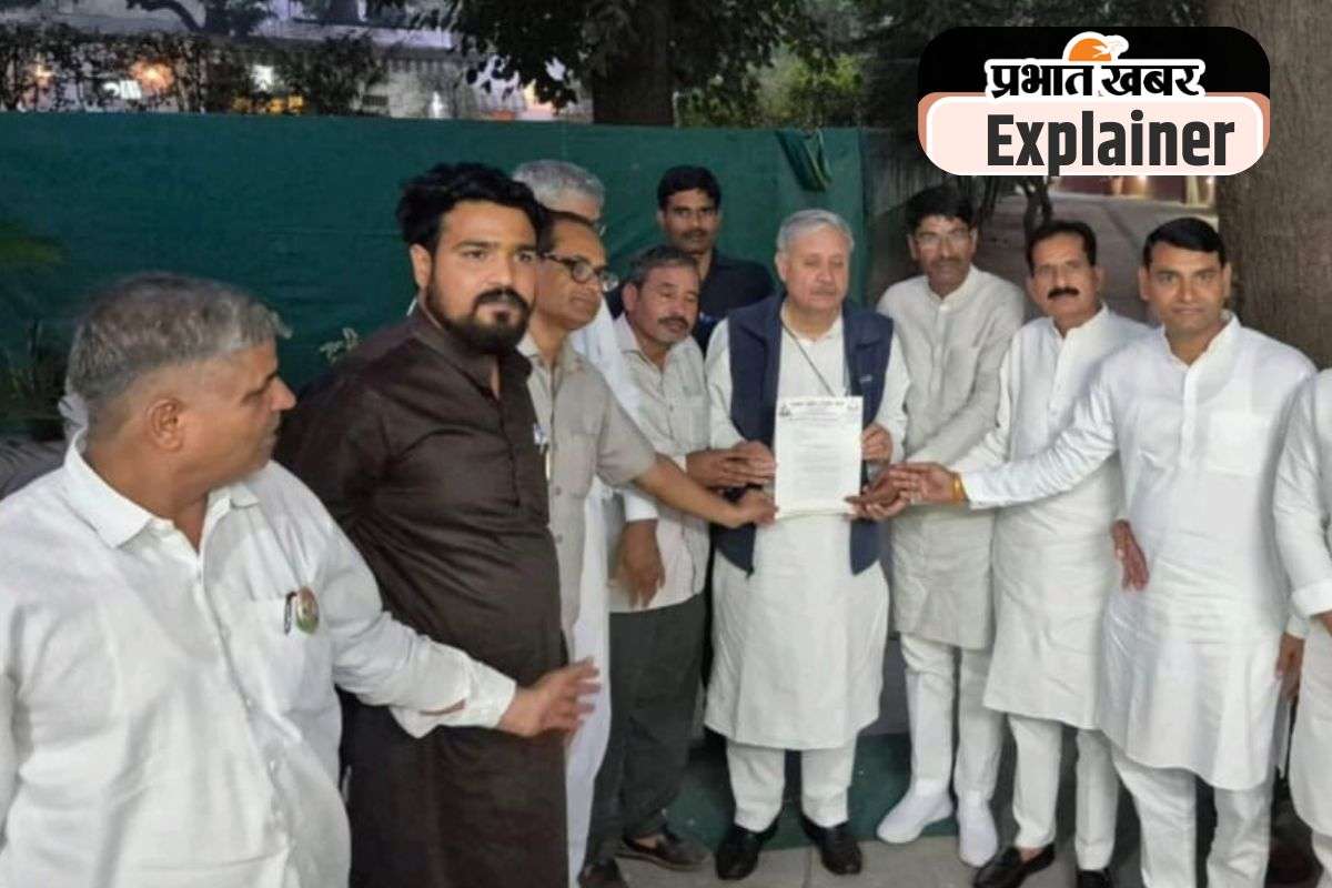 Protest-against-120-Bahadur-Movie