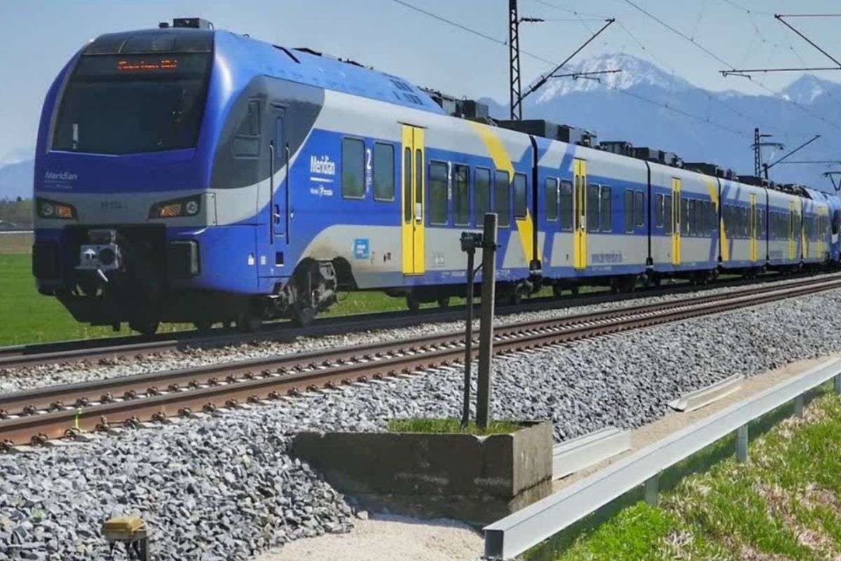 Rail Line In Bihar Superfast trains run easy to travel from Howrah to Delhi