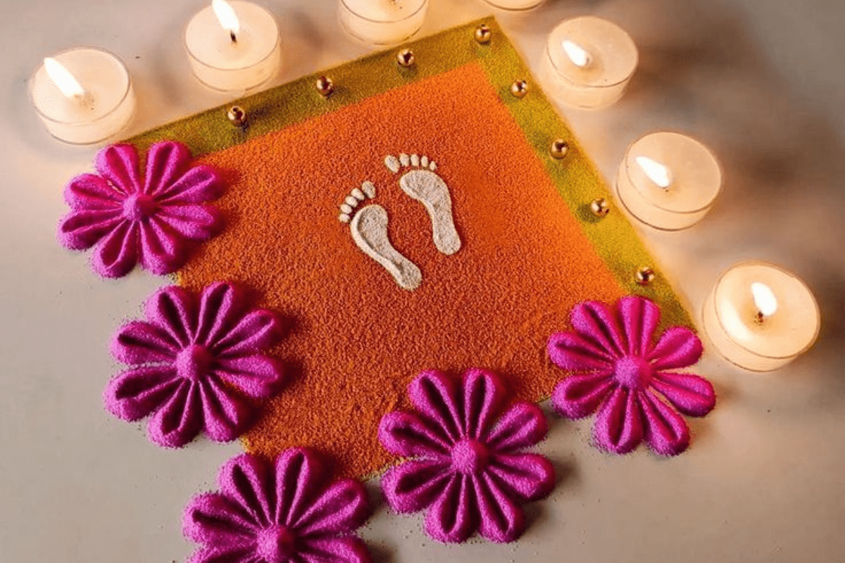 Dhanteras Rangoli Designs: धनतेरस पर घर सजाएं इन खूबसूरत रंगोली डिजाइंस से, आएगी मां लक्ष्मी की कृपा 6 Rangoli Designs For Dhanteras 2025 1 1