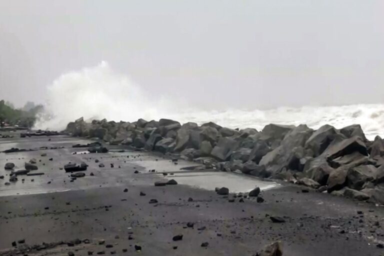 Cyclone Montha : कमजोर पड़ा चक्रवाती तूफान मोंथा, आंध्रप्रदेश, ओडिशा में तबाही के निशान