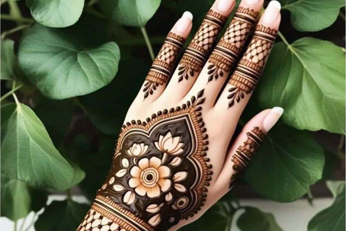 Simple Mehndi Design For Chhath Puja 2025: आप भी बनाएं ये आसान मेहंदी डिजाइन और छठ पूजा में दिखाएं हाथों की खूबसूरती 7 Simple Mehndi Design For Chhath Puja 2025 4 1