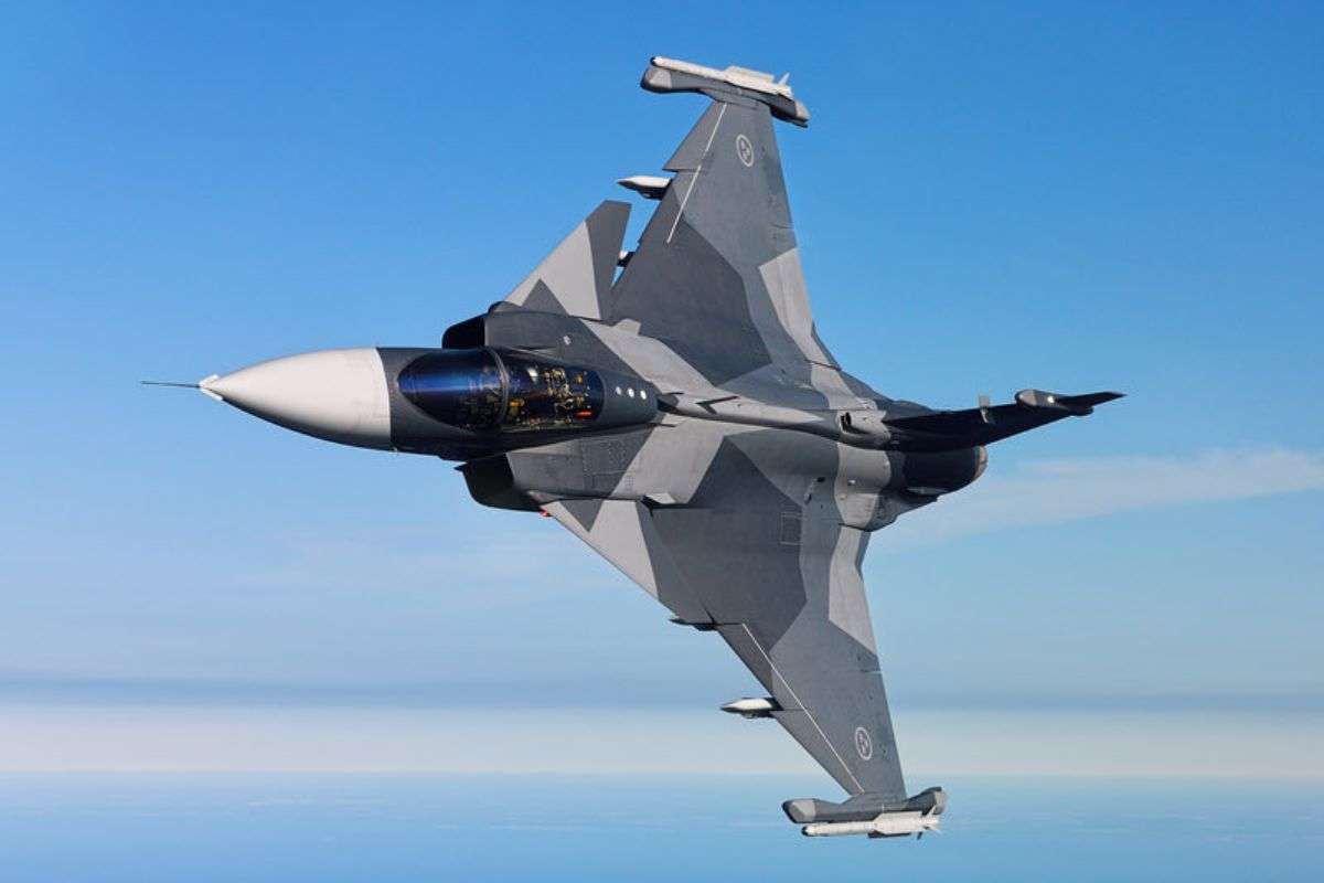Sweden To Send Gripen Fighter Jets To Ukraine russia concerned