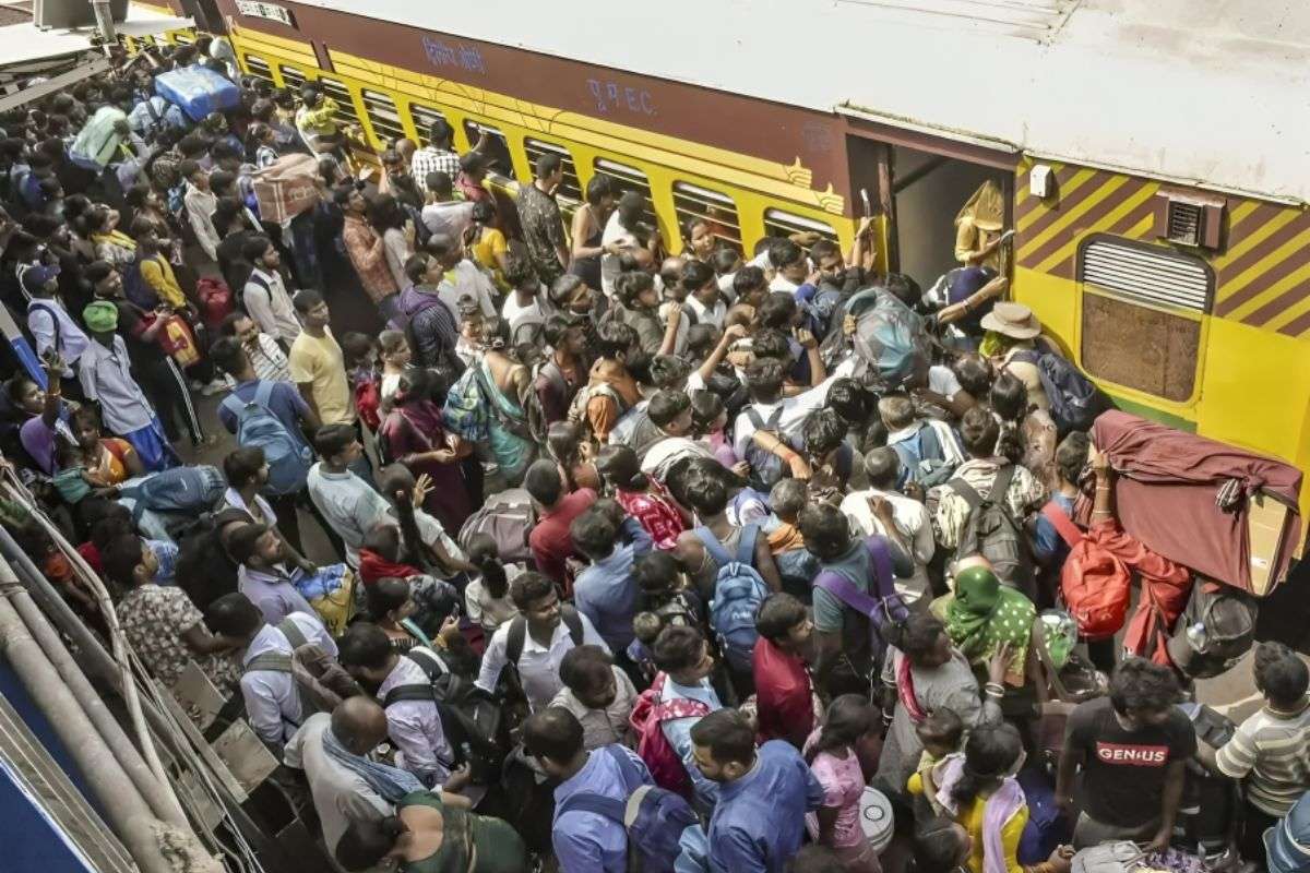 Train Rush After Chhath Puja