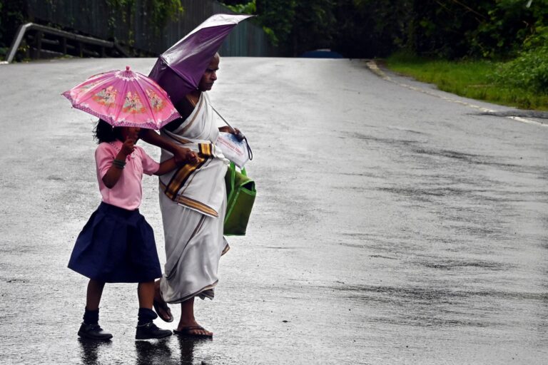 Rain Alert: 31 अक्टूबर से लेकर 1,2 नवंबर तक भयंकर बारिश, तूफान मोंथा का प्रकोप, बिजली गिरने की संभावना