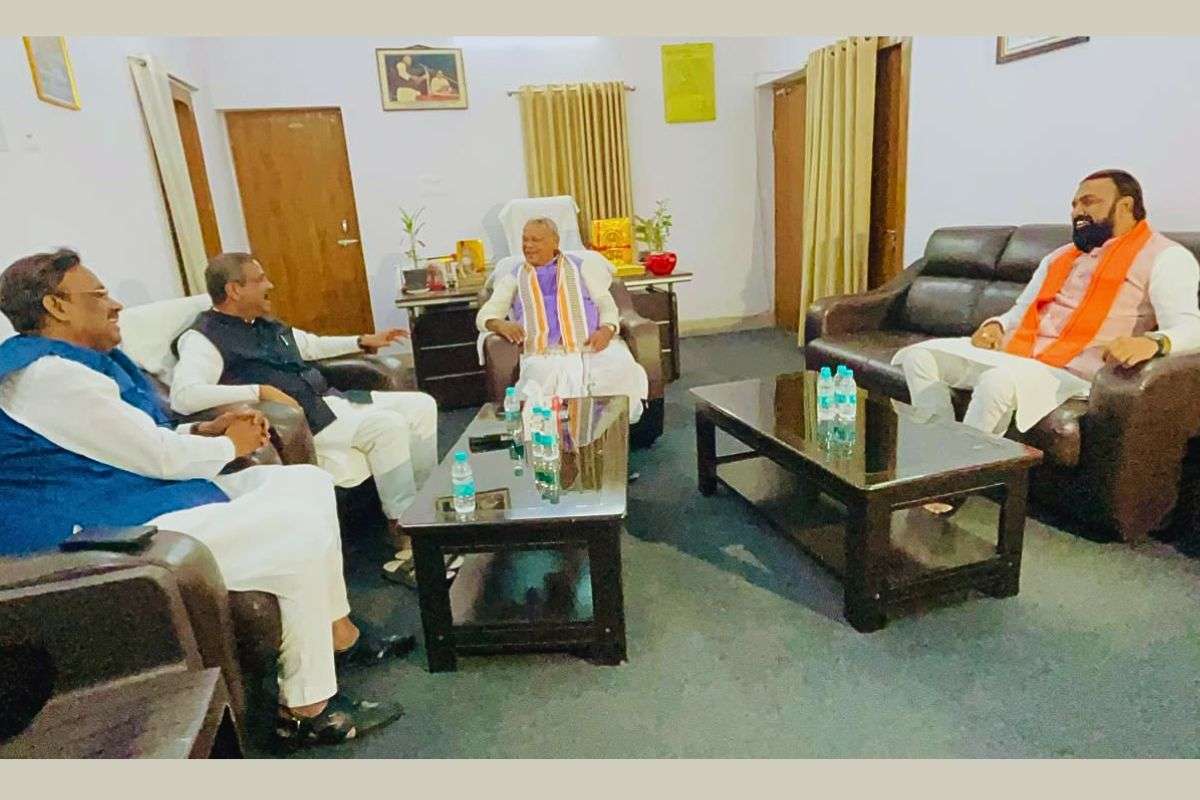 bjp meeting jitanram manjhi| Dharmendra Pradhan meets Nitish, Manjhi and Lalan Singh on seat sharing