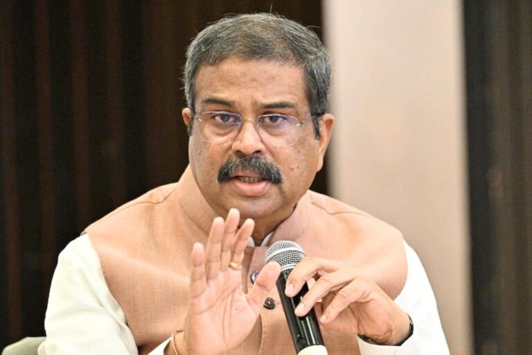 Bihar Election 2025: NDA में 99 प्रतिशत उम्मीदवारों की सूची तैयार, धर्मेंद्र प्रधान बोले- शेष सीटों पर भी जल्द होगा फैसला