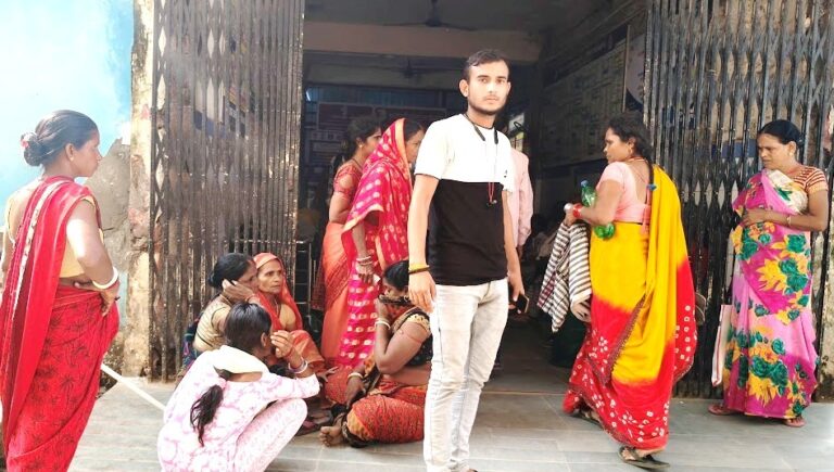 बोर्ड में प्लग लगाते ही शरीर में दौड़ा करेंट, क्षण भर में ही मौत