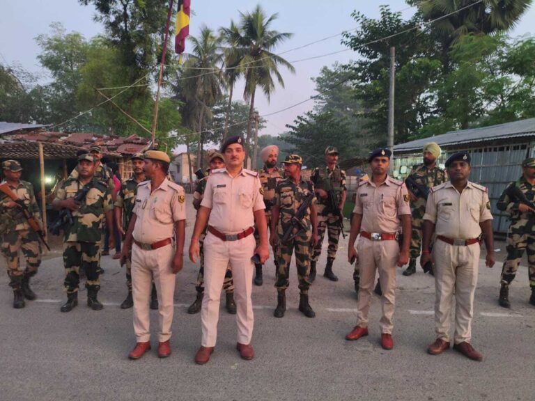 ग्वालपाड़ा में चुनाव को लेकर पुलिस ने किया फ्लैग मार्च