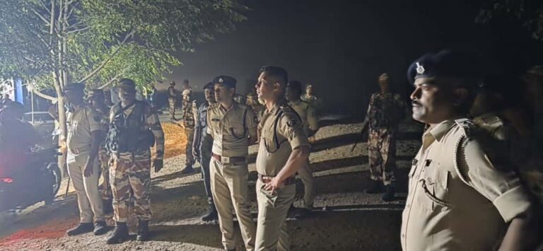 विधानसभा चुनाव को लेकर एसपी ने किया चेकपोस्ट व गंडक दियारा क्षेत्र का निरीक्षण