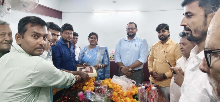 स्थानांतरण पर प्रखंड आपूर्ति पदाधिकारी  को दी गयी विदाई