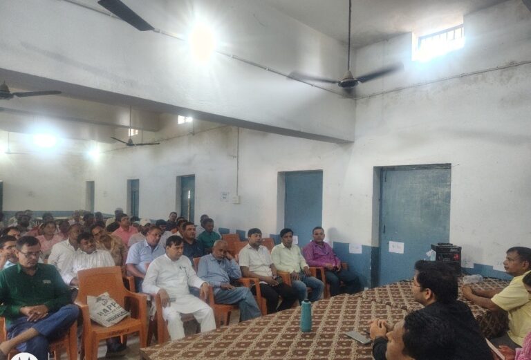 Motihari: सदर प्रखंड मतदान केंद्र स्तरीय पदाधिकारियों का प्रशिक्षण शुरू