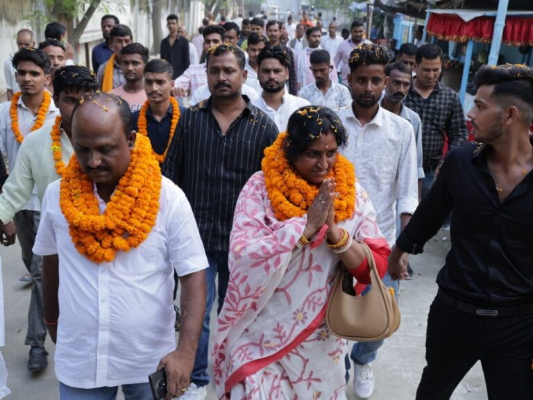 जयंती पटेल ने भरा नामांकन पर्चा