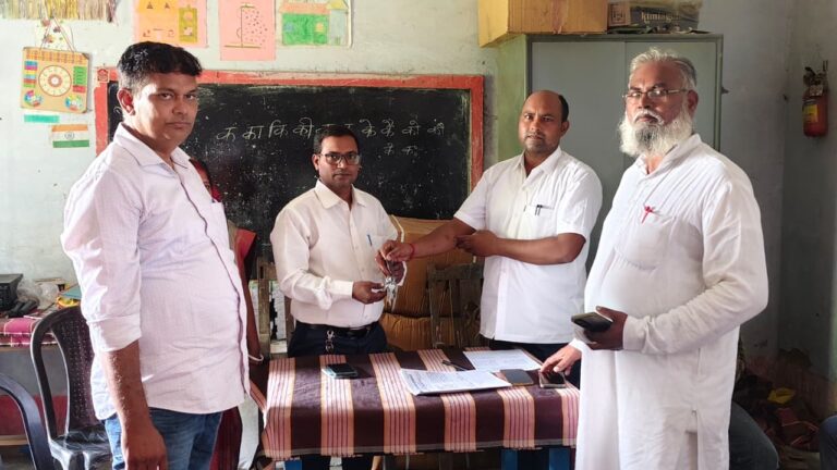प्रधान शिक्षक ने विधालय में लिया पदभार