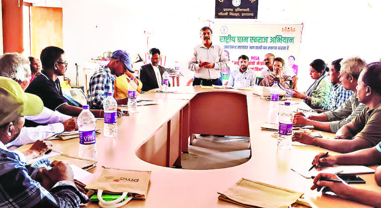 Chaibasa News : झींकपानी : शराब दुकानों में अधिक कीमत लेने की शिकायत