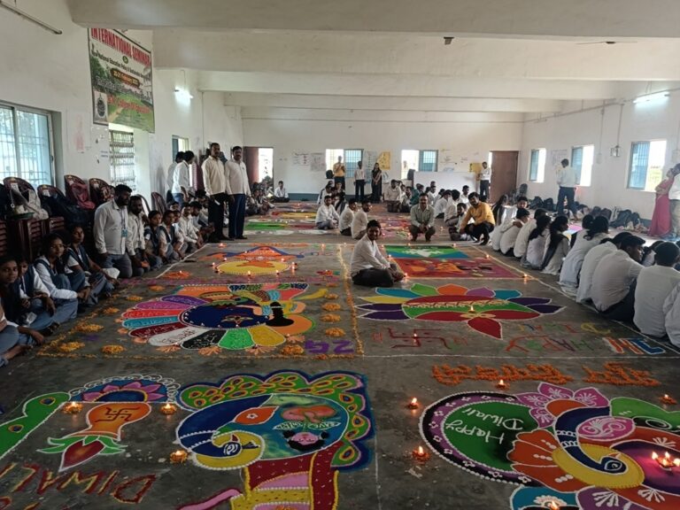बीएन कॉलेज धोरैया में रंगोली प्रतियोगिता आयोजित, प्रशिक्षुओं को मिला पुरस्कार
