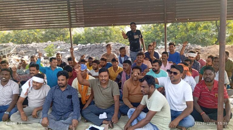 Dhanbad News : चापापुर के मजदूरों का टूल डाउन हड़ताल जारी, वार्ता विफल