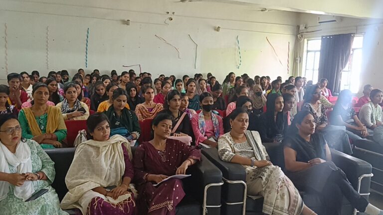 छात्राओं ने नयी शिक्षा नीति से जानी सफलता की नयी राहें