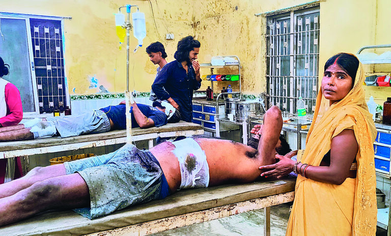 Gopalganj News : सिधवलिया में शराब के नशे में छोटे ने बड़े भाई को चाकू मारा, हालत गंभीर