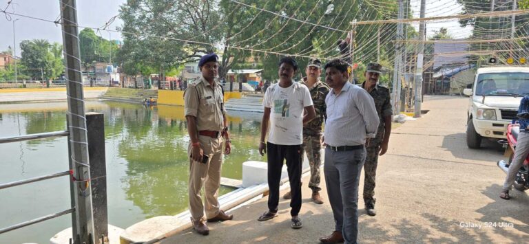 अंचल अधिकारी ने छठ घाटों का किया निरीक्षण