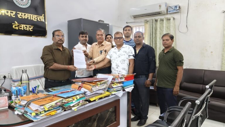 Deoghar news : कमीशन को लेकर आंदोलन की तैयारी में एलपीजी वितरक, पहले दिन लगाया काला बिल्ला