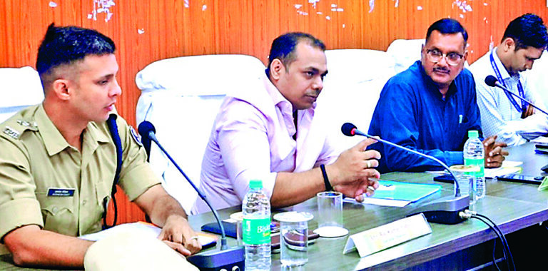 Gopalganj News : जिले के सभी बूथों पर अर्धसैनिक बलों की होगी तैनाती, भयमुक्त होगा चुनाव