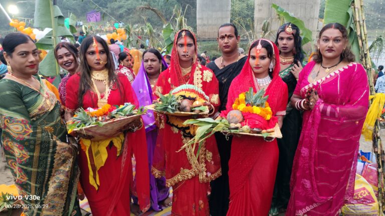पुसौली में तीन किन्नरों ने की छठ पूजा