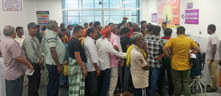 त्योहार समाप्त होते ही सदर अस्पताल के ओपीडी में मरीजों की लगी भारी भीड़