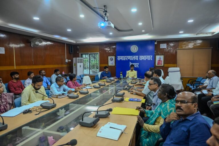 Deoghar News : हर घर तक पहुंचे शुद्ध जल, हर गांव बने मॉडल: डीसी