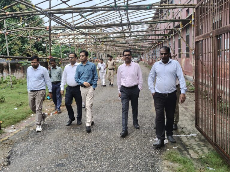 Motihari: एमएस कॉलेज मतगणना केंद्र का डीडीसी ने किया निरीक्षण