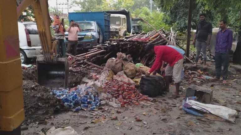विभिन्न मामलों में जब्त शराब को किया गया नष्ट