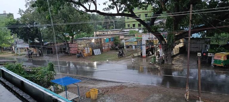 अगले चौबीस घंटे तक होती रहेगी हल्की व झमाझम बारिश