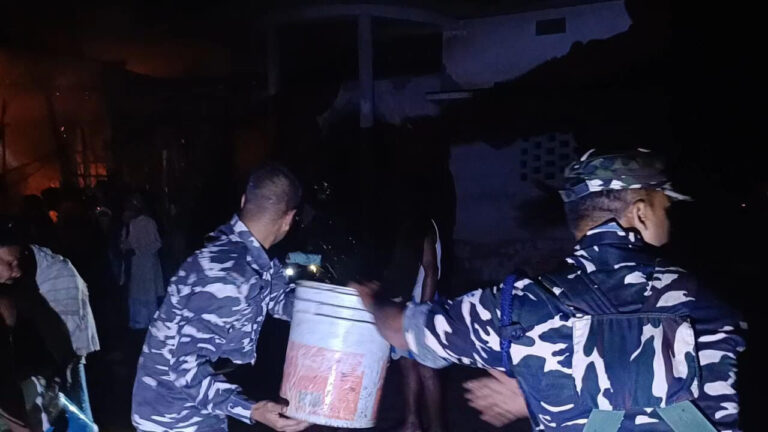 आग से दो घर जले, एक लाख की क्षति