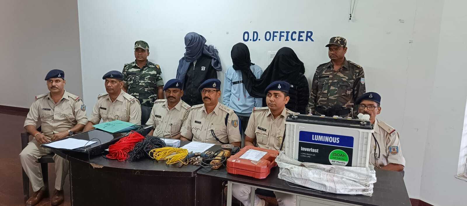 चोरी का सामान के साथ तीन आरोपी गिरफ्तार