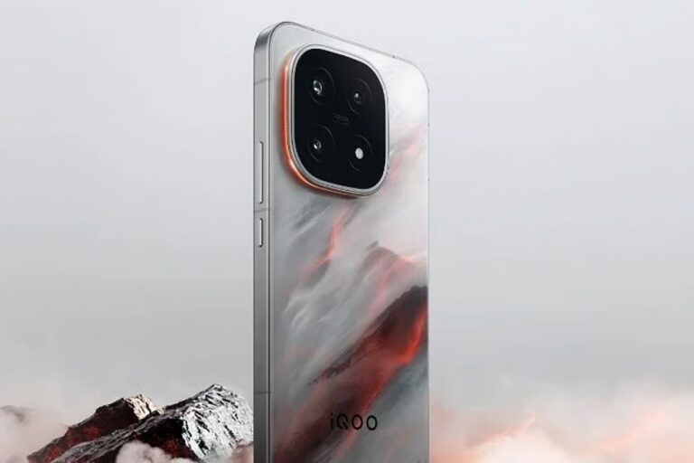 iQOO 15 Launch: आ गया 50MP के तीन कैमरे और Snapdragon 8 Elite Gen 5 वाला धांसू फोन